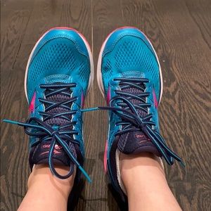 Mizuno Wave Rider 20 running shoe